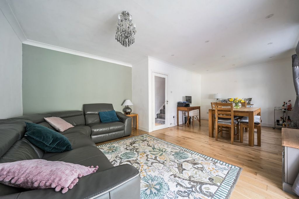 Property photo 3 of 32 Picture No. 04