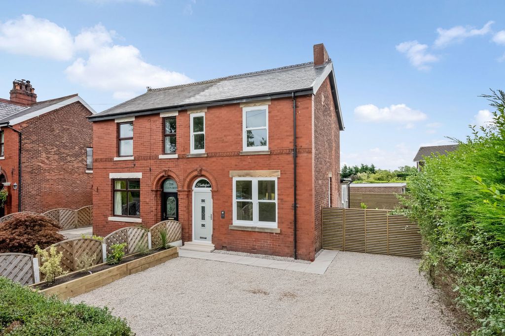 Property photo 1 of 32