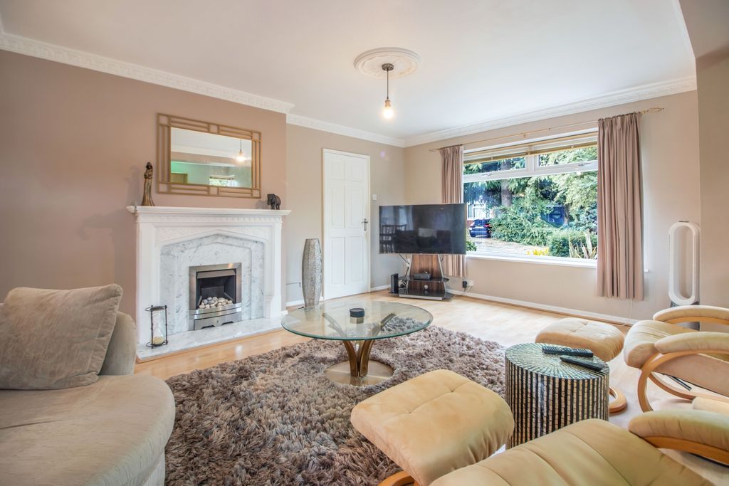 Property photo 3 of 22 Penrhyn-12