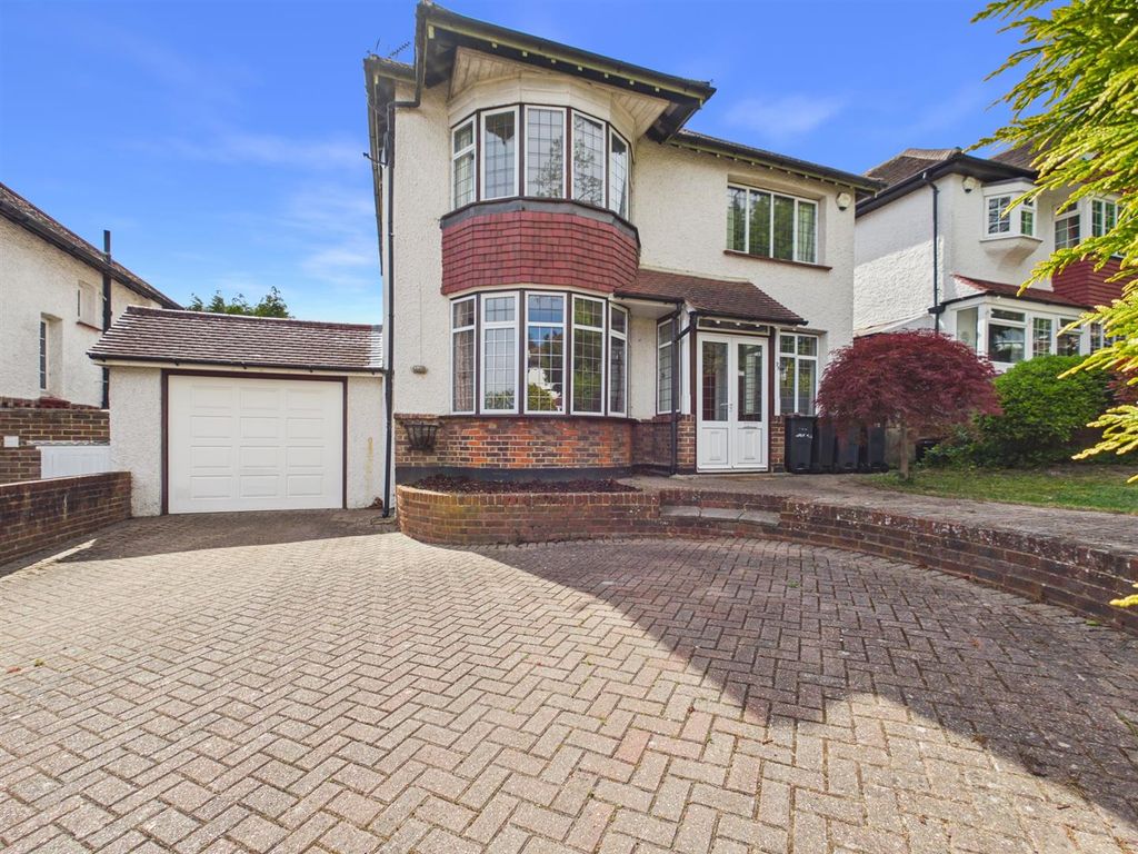 Property photo 1 of 18 Cam01563G0-Pr0246-Still005.Jpg