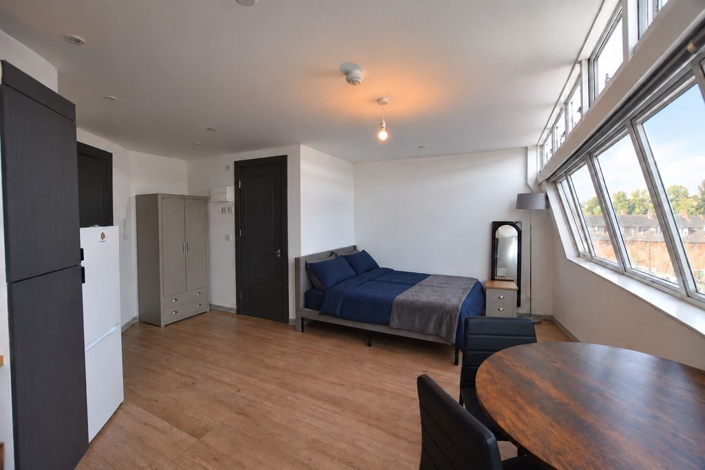 Property photo 3 of 4