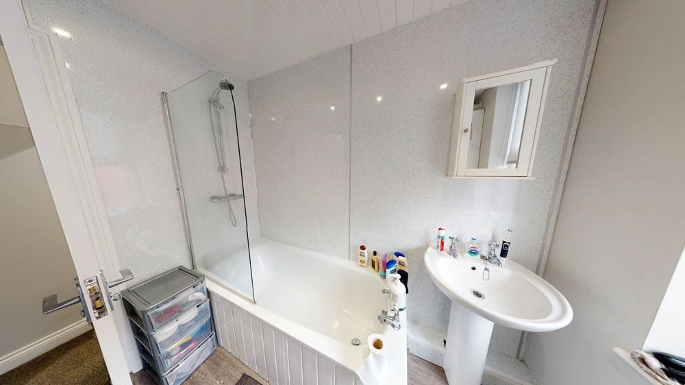 Property photo 2 of 7 Bright Modern Bathroom With A Shower-Over-Bath, cl...