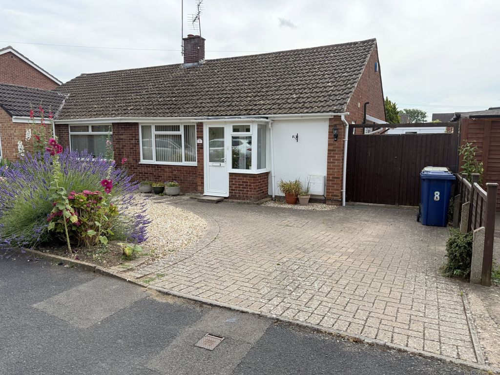 Property photo 1 of 21 2 Bedroom Semi Detached Bungalow For Sale