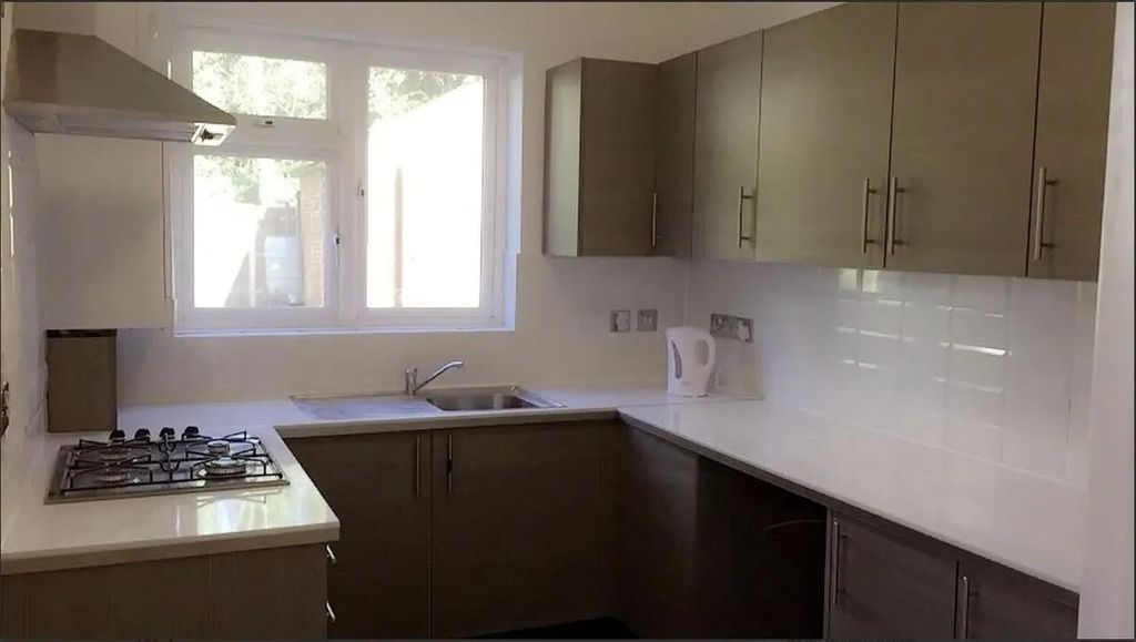 Property photo 3 of 12 Ezgif-5F3F28E9120E3026.Jpg