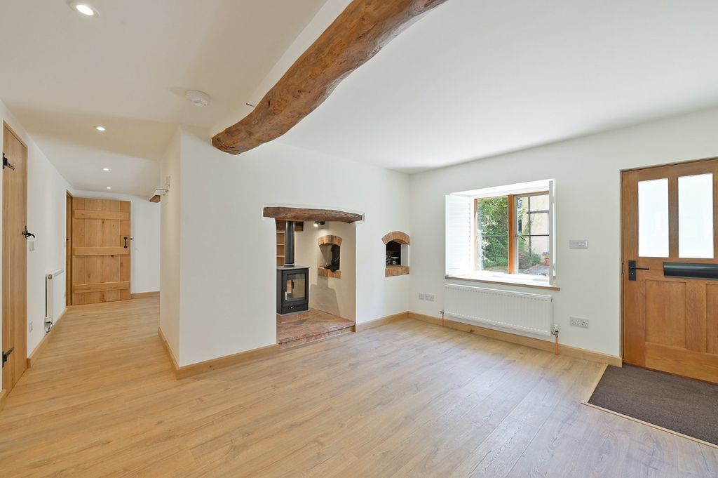 Property photo 2 of 9 Dining Room