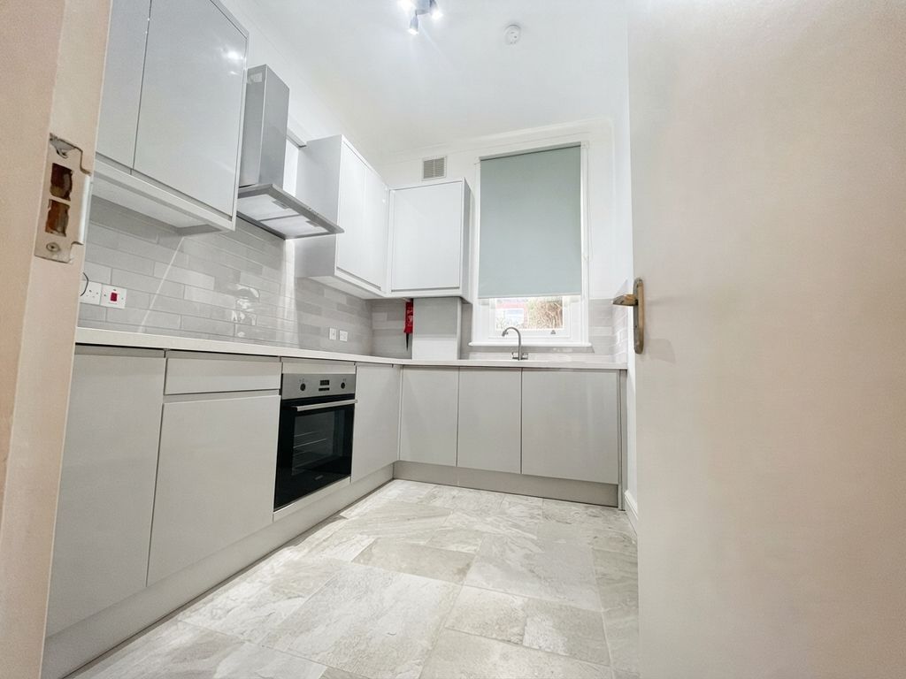 Property photo 3 of 11 Photo 7
