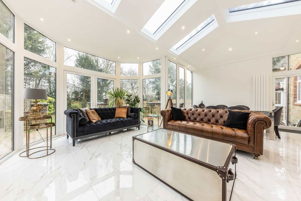 Property photo 2 of 7