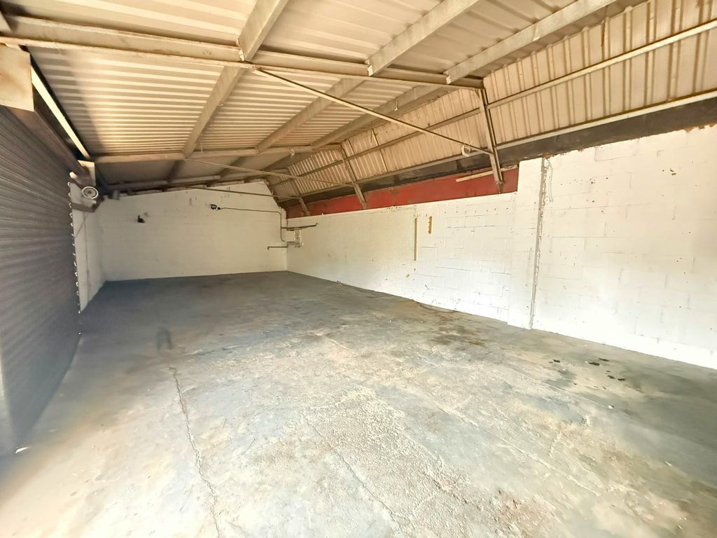 Property photo 2 of 4 Unit 15