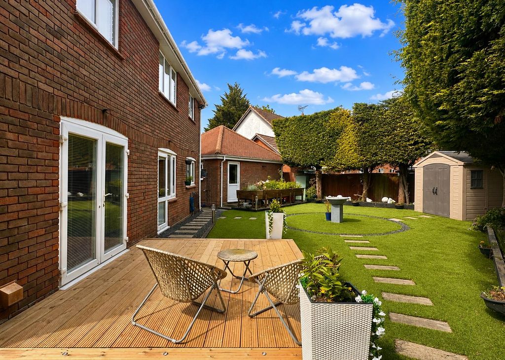 Property photo 2 of 38 15E7A140-9Db8-4328-Bd0D-C7A8422A6F07.Png