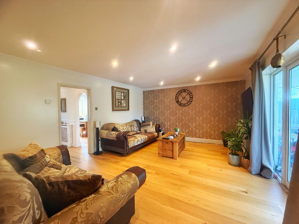 Property photo 3 of 14