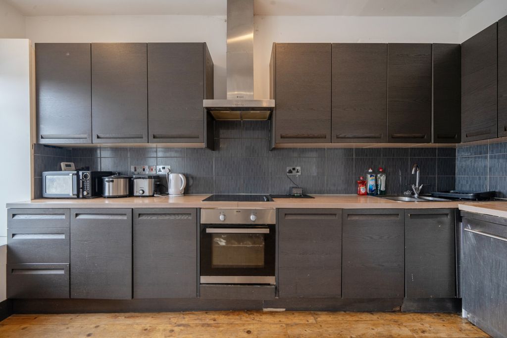 Property photo 2 of 19 1432774-17-69c418...