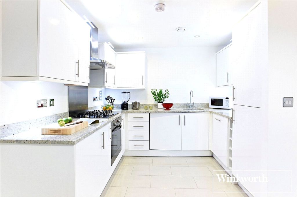 Property photo 3 of 6 Picture 3