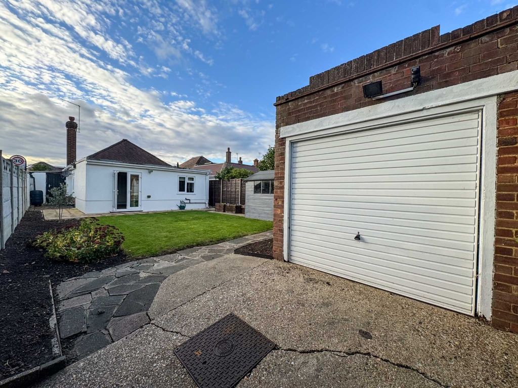 Property photo 3 of 11 4417883