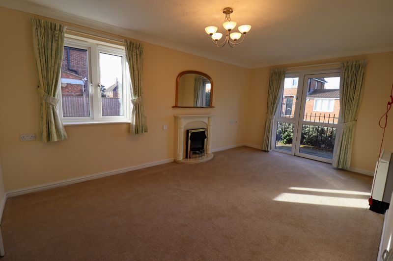 Property photo 3 of 6 Lounge