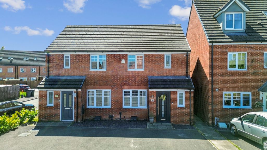 Property photo 1 of 30