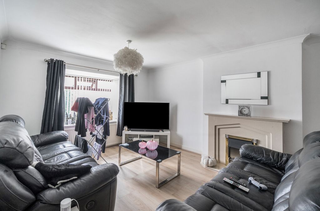Property photo 2 of 21 1354966-9-68cd552...
