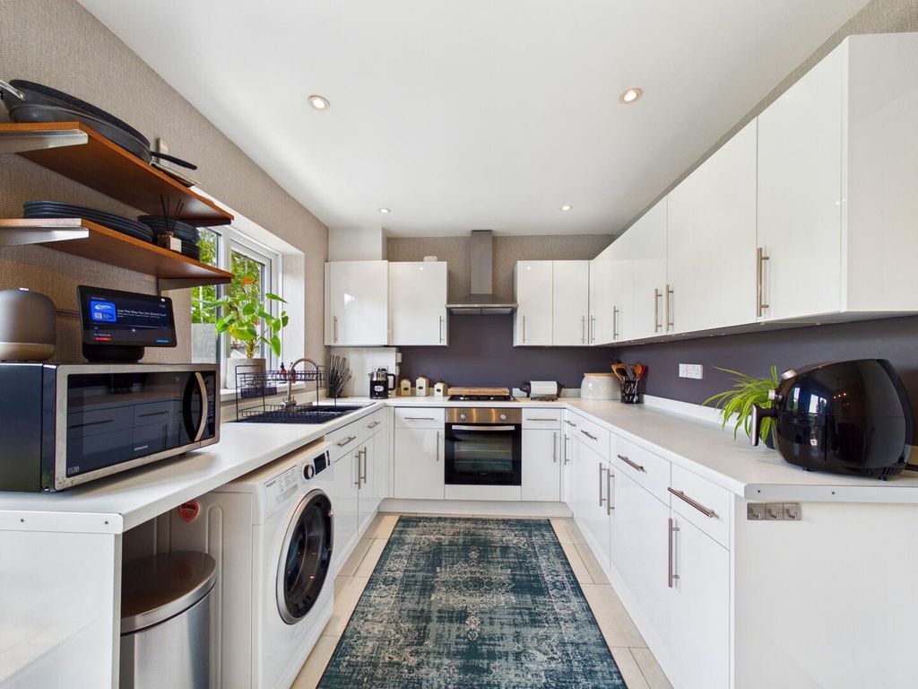 Property photo 2 of 15 Kitchen