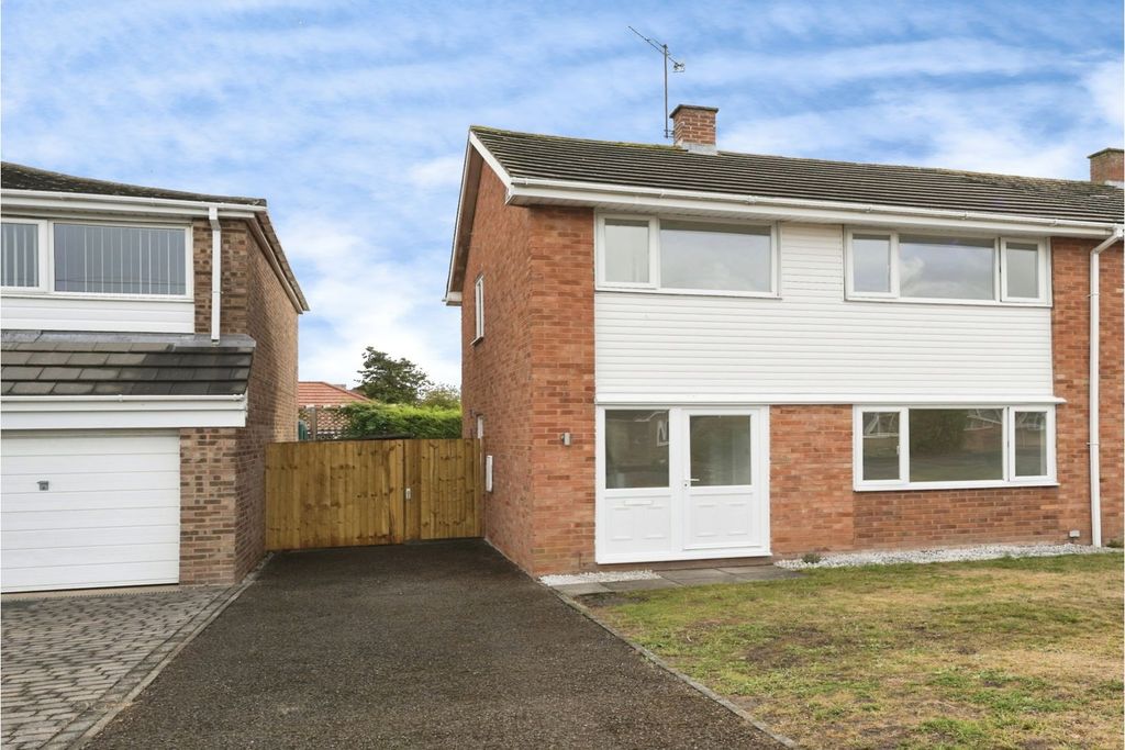 Property photo 1 of 12 Front