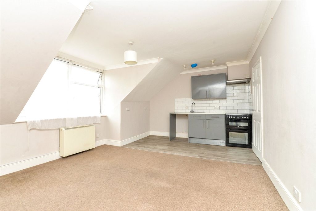 Property photo 2 of 15 Picture No. 24