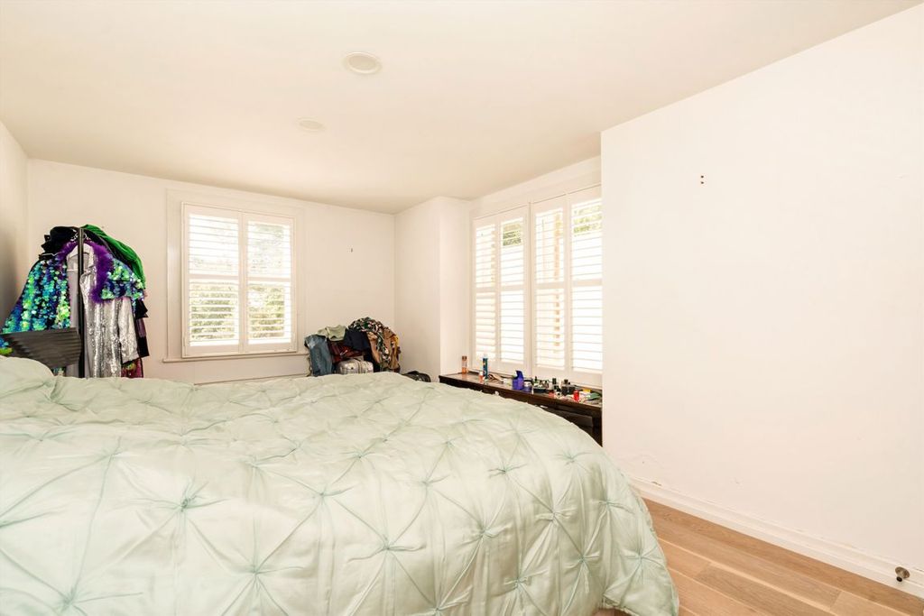 Property photo 3 of 4