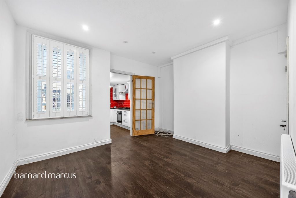 Property photo 2 of 18