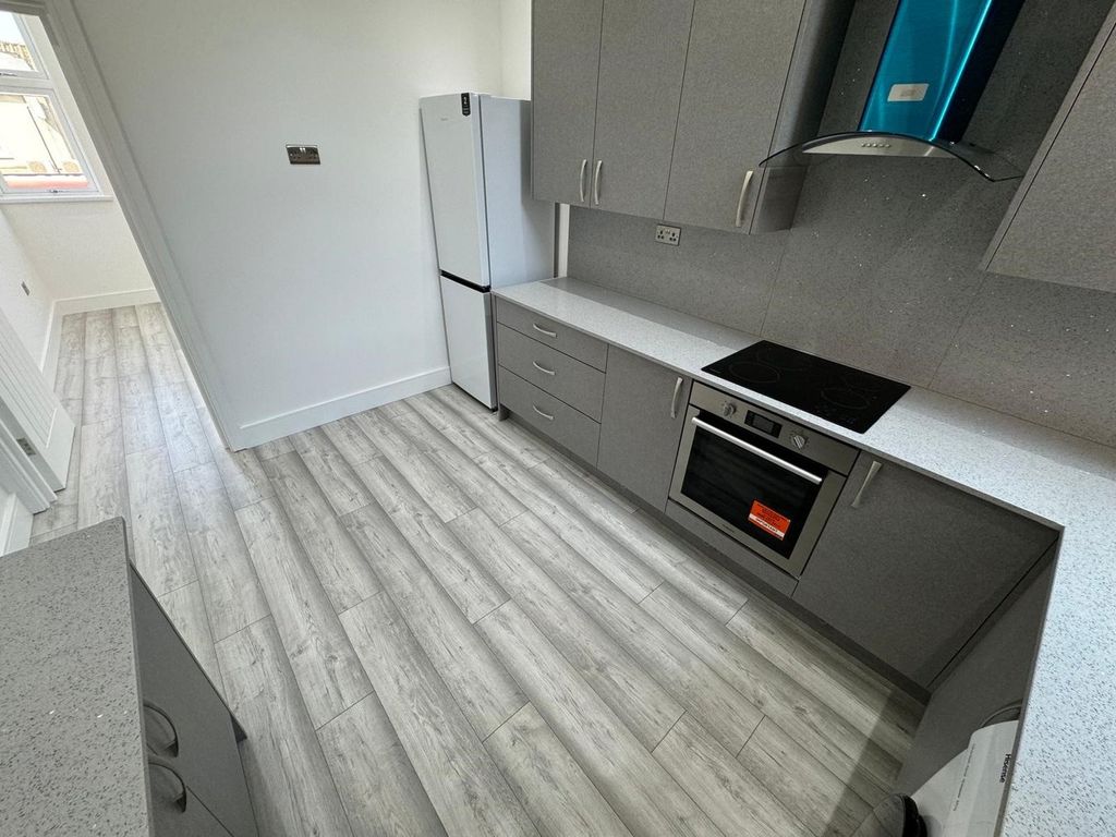 Property photo 2 of 10 Kitchen