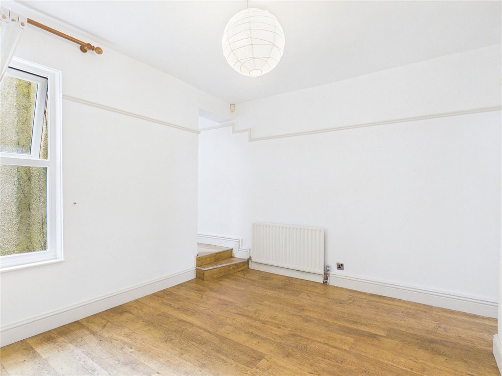 Property photo 3 of 13 Picture No. 26