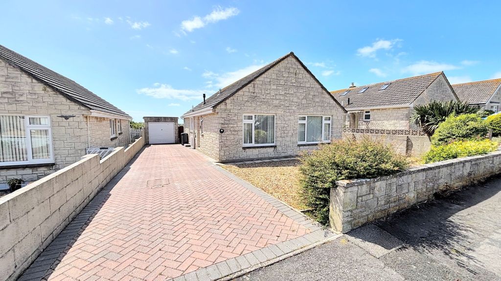 Property photo 1 of 18 Drive