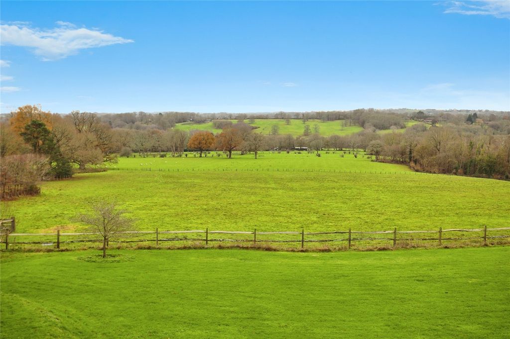 Property photo 2 of 34 Picture No. 14