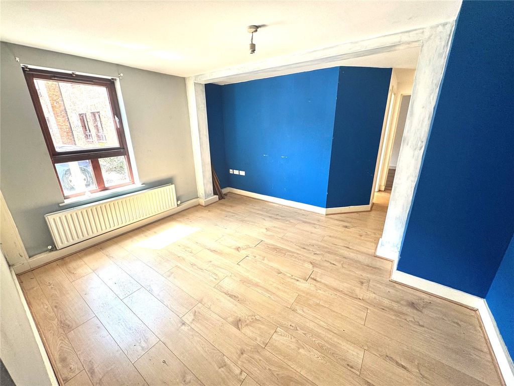 Property photo 3 of 7 Picture No. 05