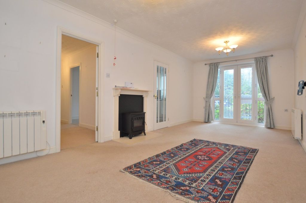 Property photo 2 of 8