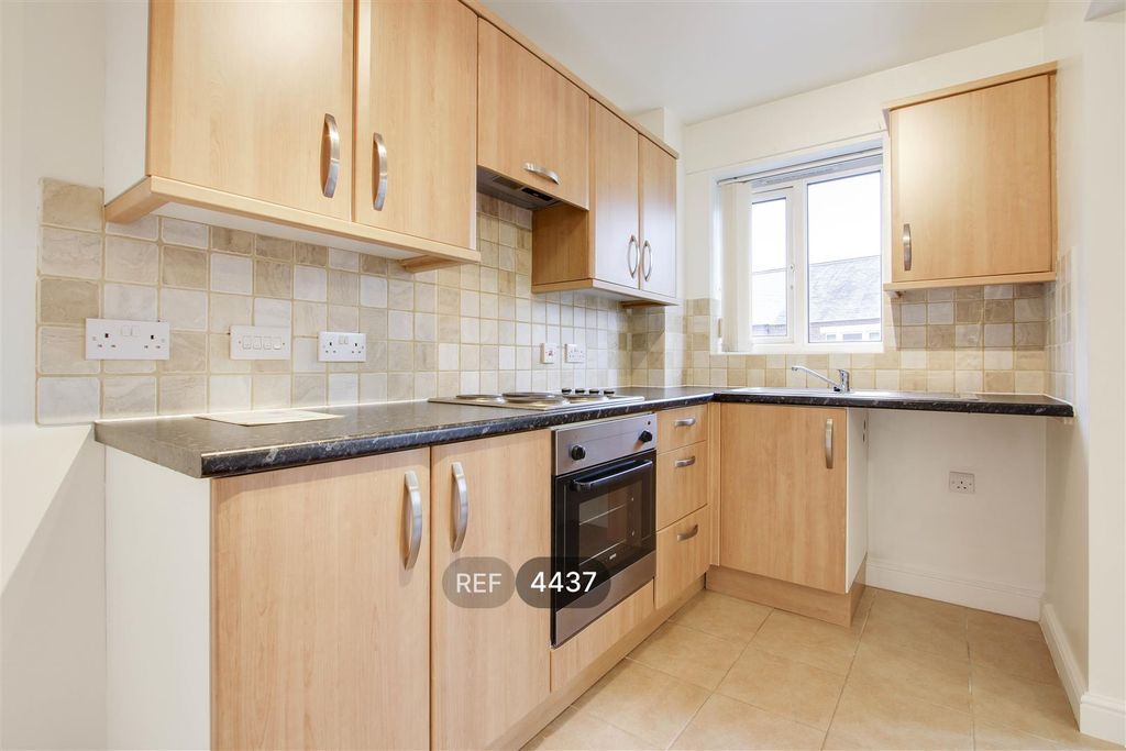 Property photo 2 of 12 Kitchen