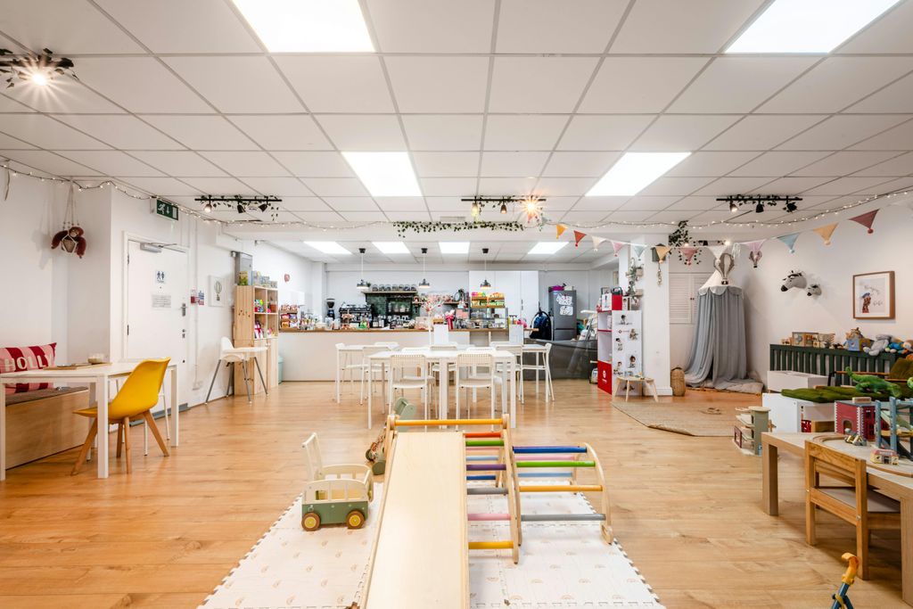 Property photo 2 of 11 Oakwood Hse Gf - Low Res 1.Jpg