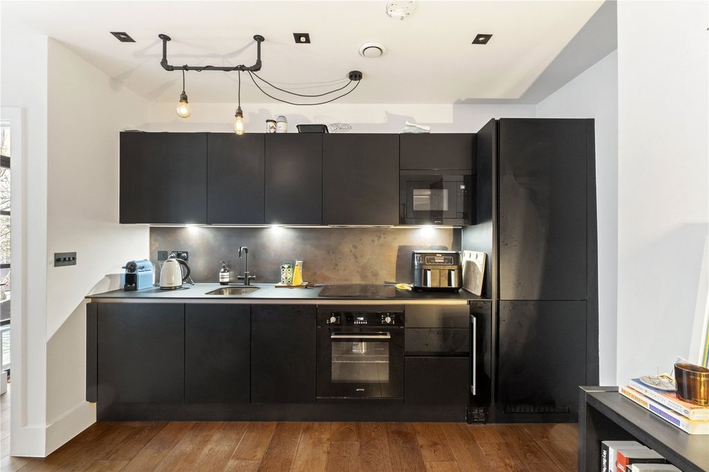 Property photo 2 of 22 Picture No. 04