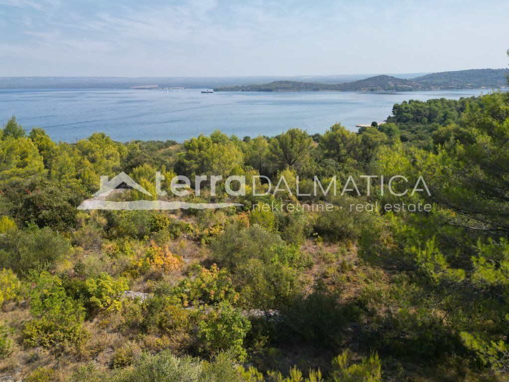 Property photo 1 of 2 Building Land 2000 m2 In Bilice, 220 m From Prokljansko Lake