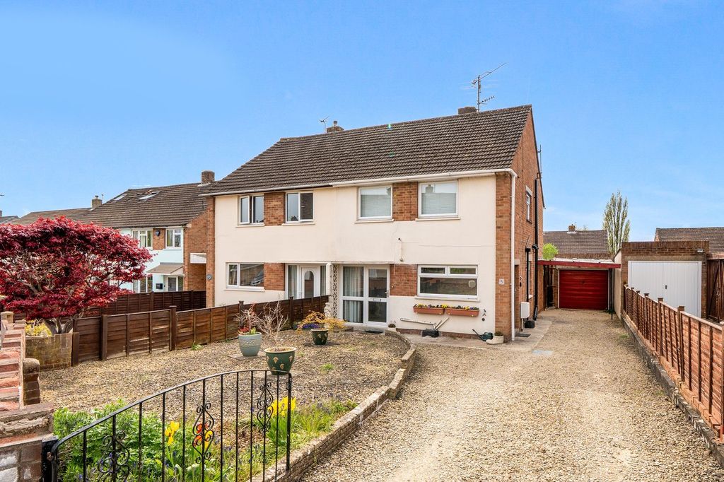 Property photo 1 of 12