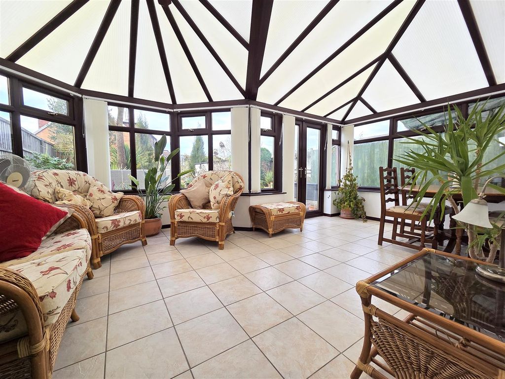 Property photo 2 of 16 Conservatory