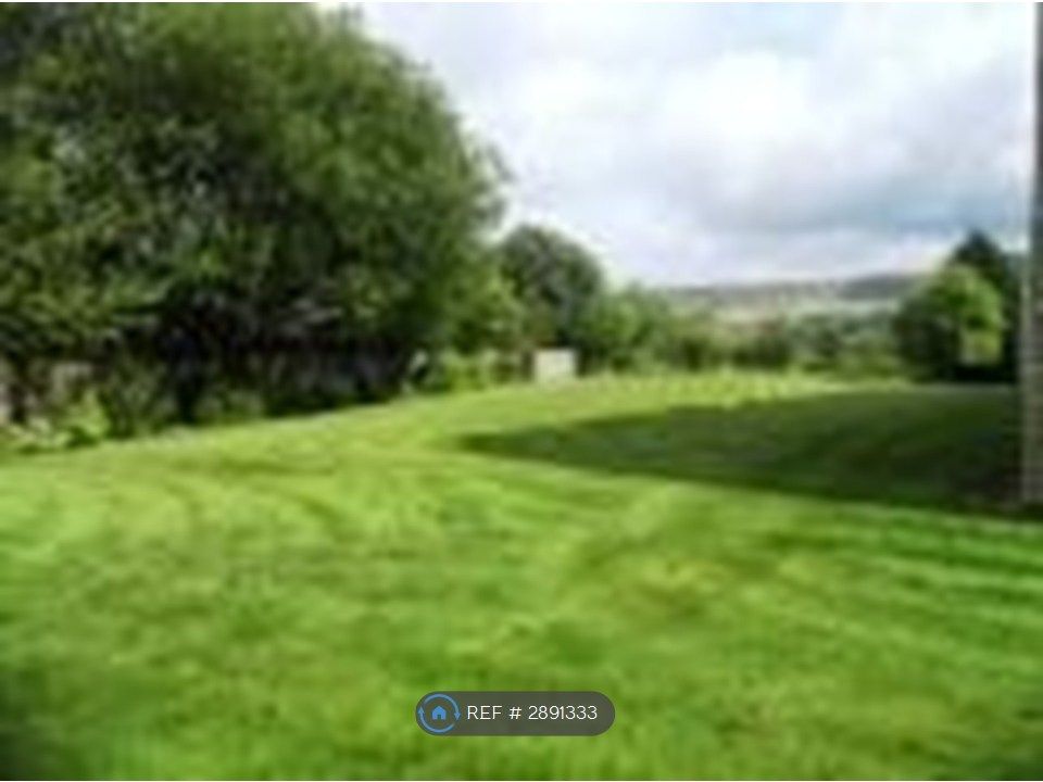 Property photo 3 of 9 Communal Gardens