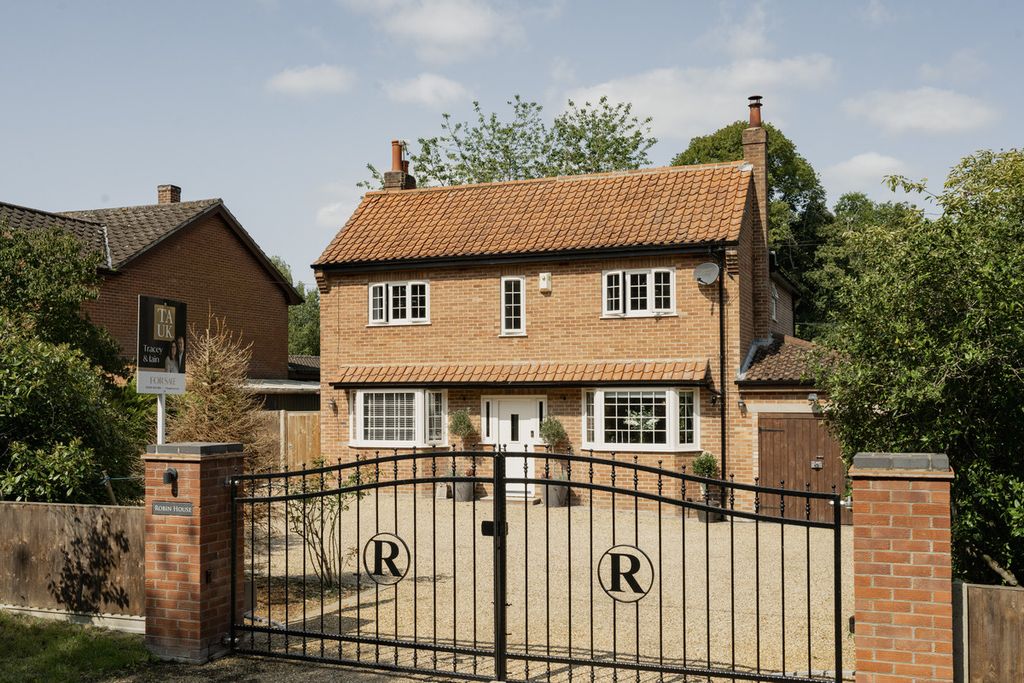 Property photo 1 of 24