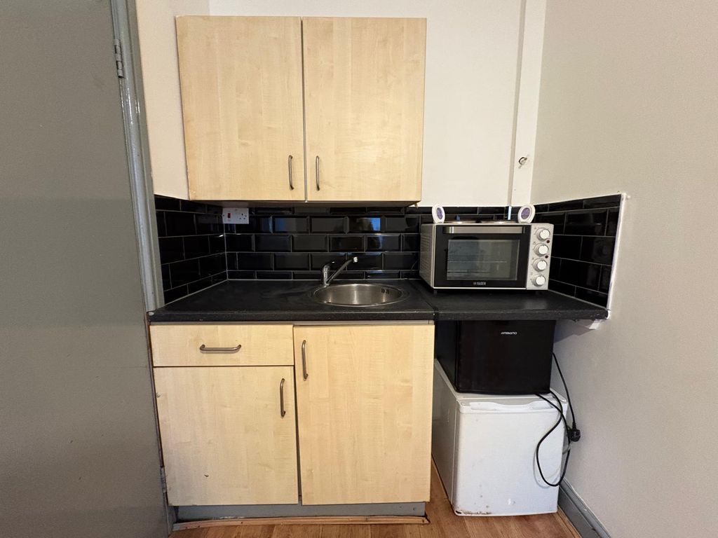 Property photo 3 of 4 Photo-2025-12-17-16-49-51