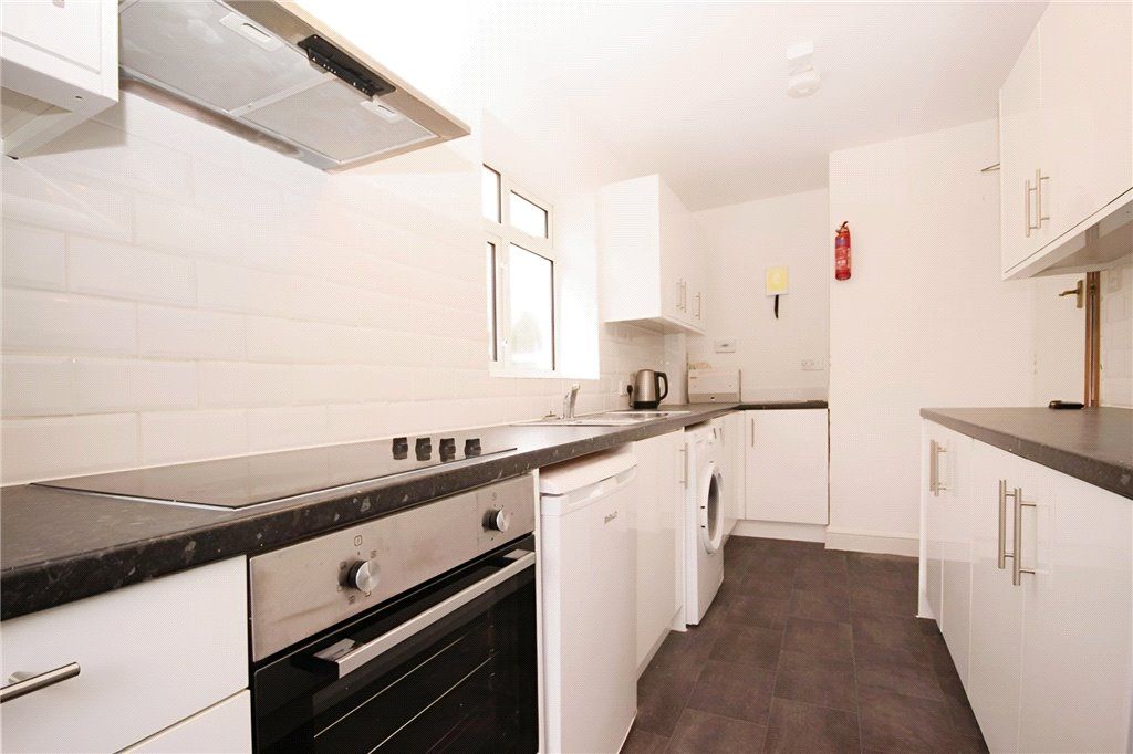 Property photo 3 of 9 Kitchen