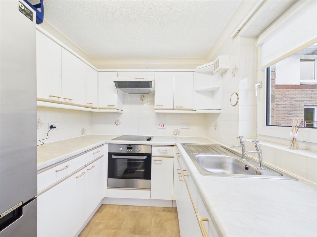 Property photo 2 of 14 Cam01486G0-Pr0946-Still005.Jpg