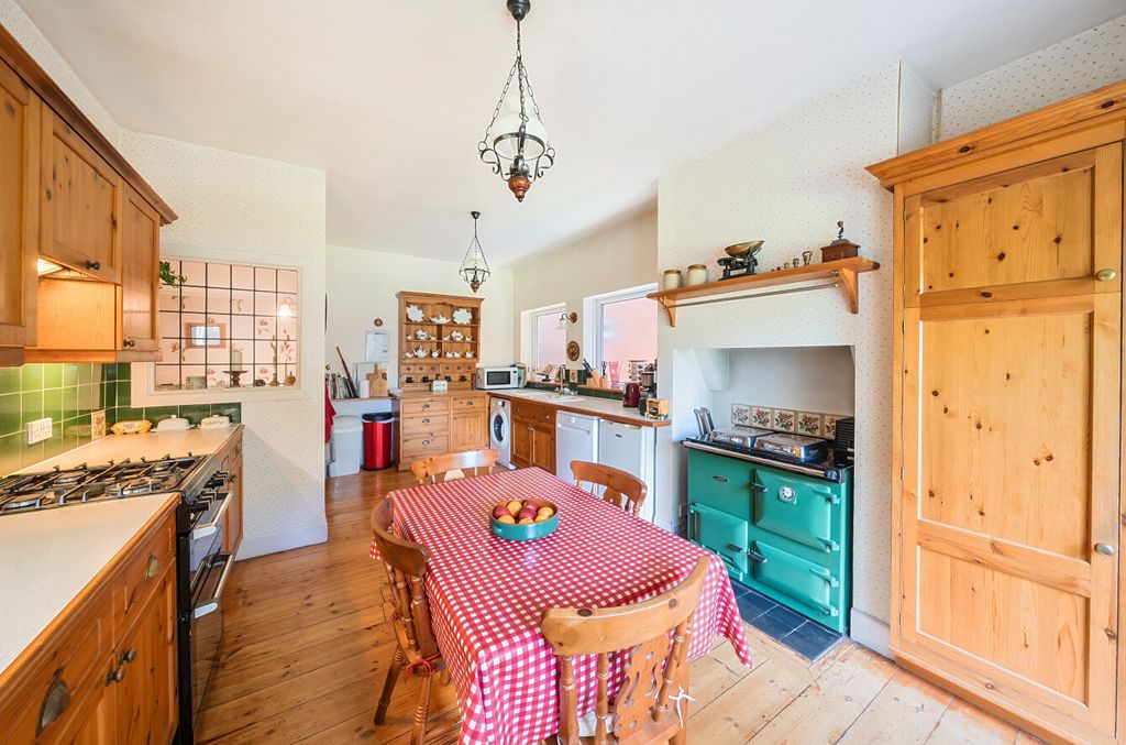 Property photo 3 of 16 1311113-33-685155...