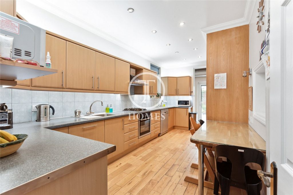 Property photo 1 of 10 Picture No. 04