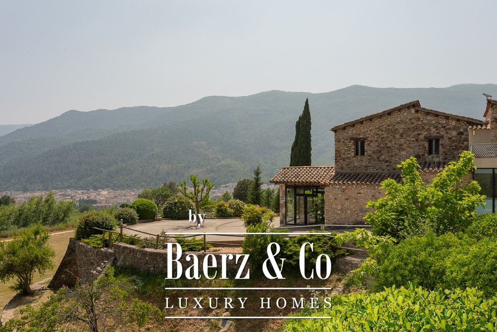 Property photo 1 of 32