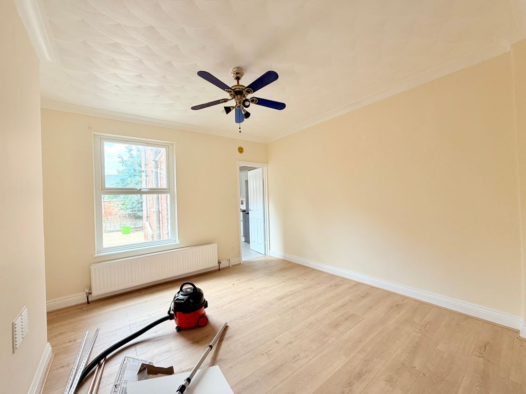 Property photo 3 of 12 Image