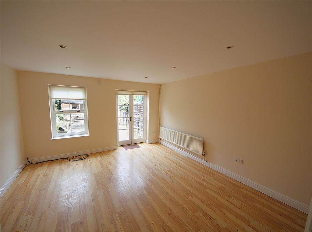 Property photo 2 of 9 032.Jpg