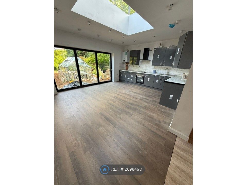Property photo 1 of 3