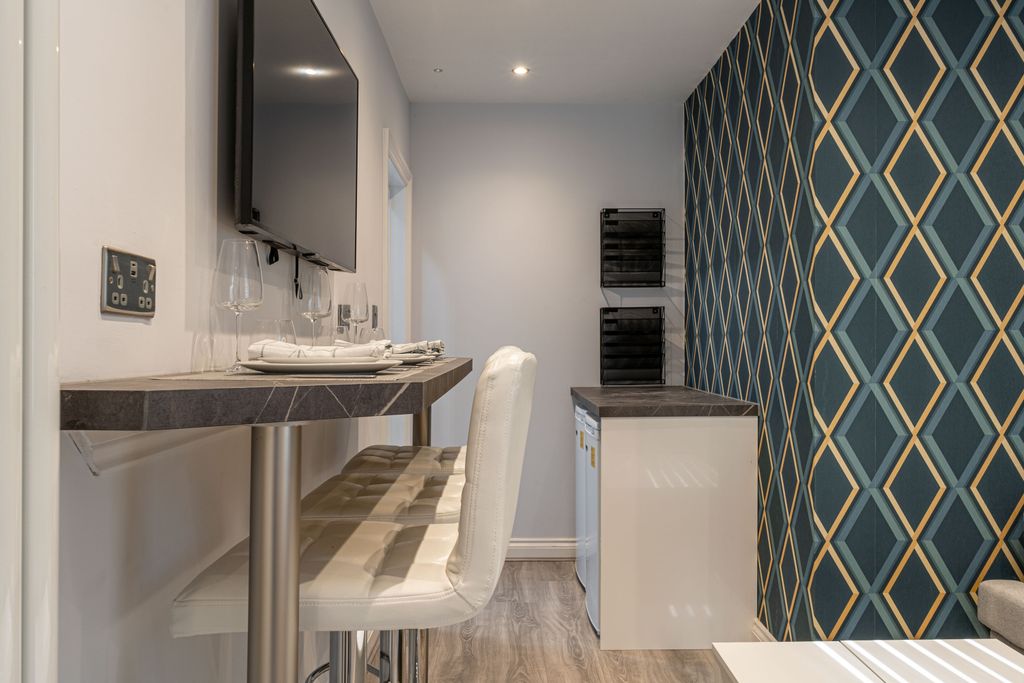 Property photo 2 of 10 Lounge