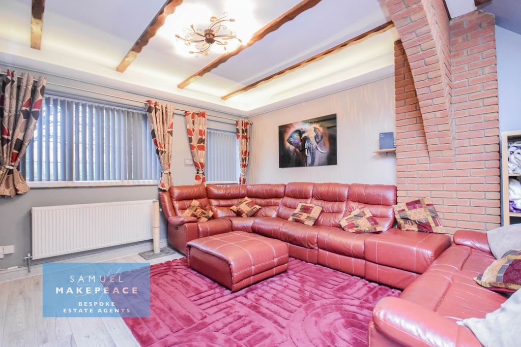 Property photo 3 of 33 Gallery